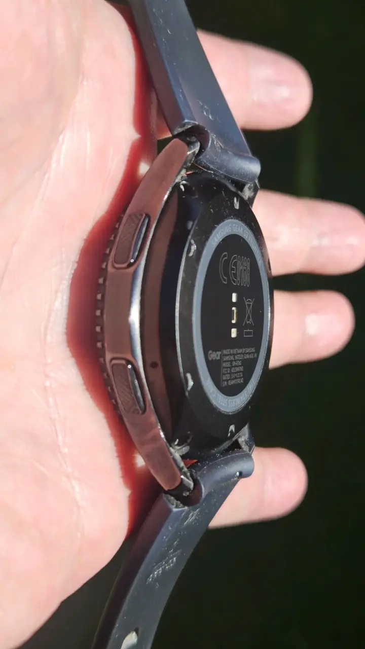 Reloj inteligente negro con cargador - 3