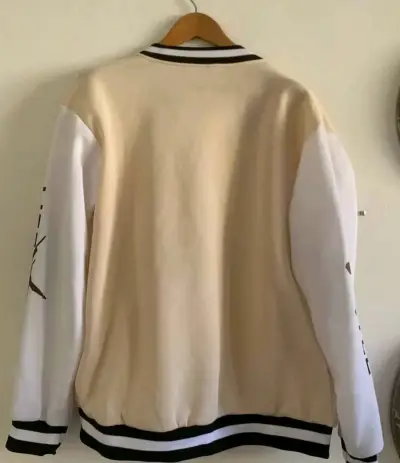 Chaqueta beige y blanco con estampado - miniatura 2