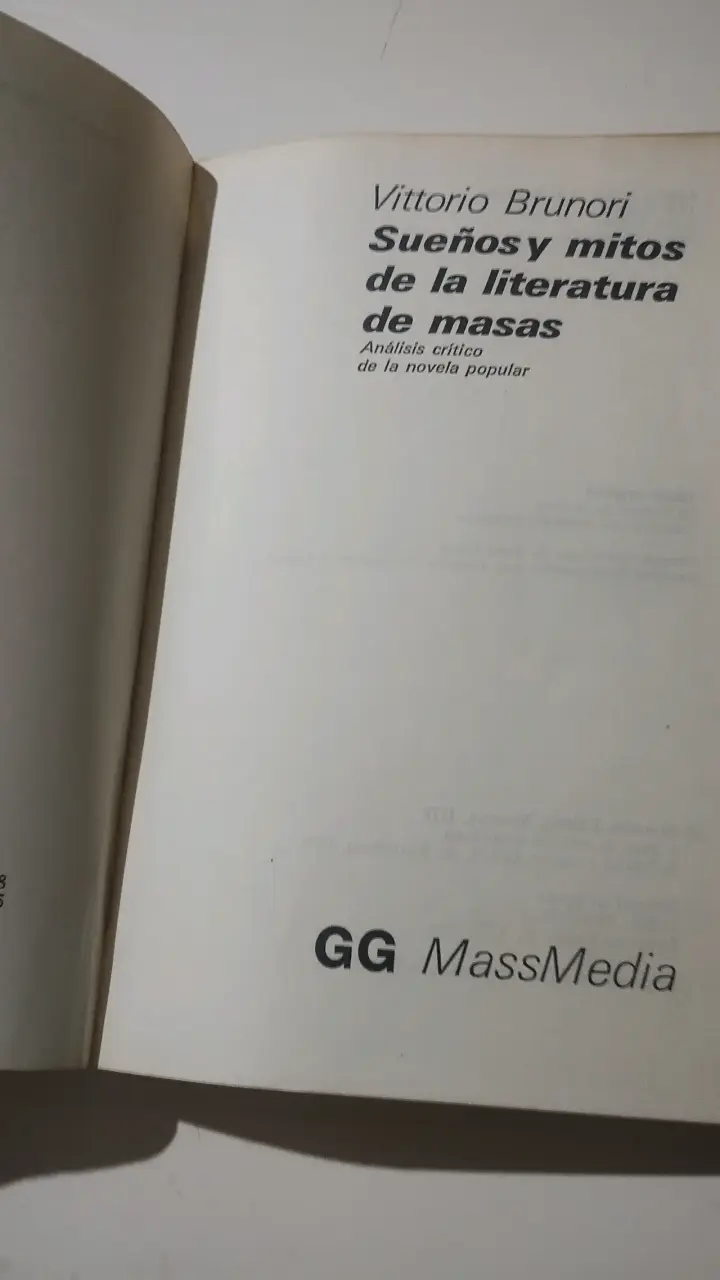 Libro 'Sueños y mitos de la literatura de masas' de Vittorio Brunori - 2