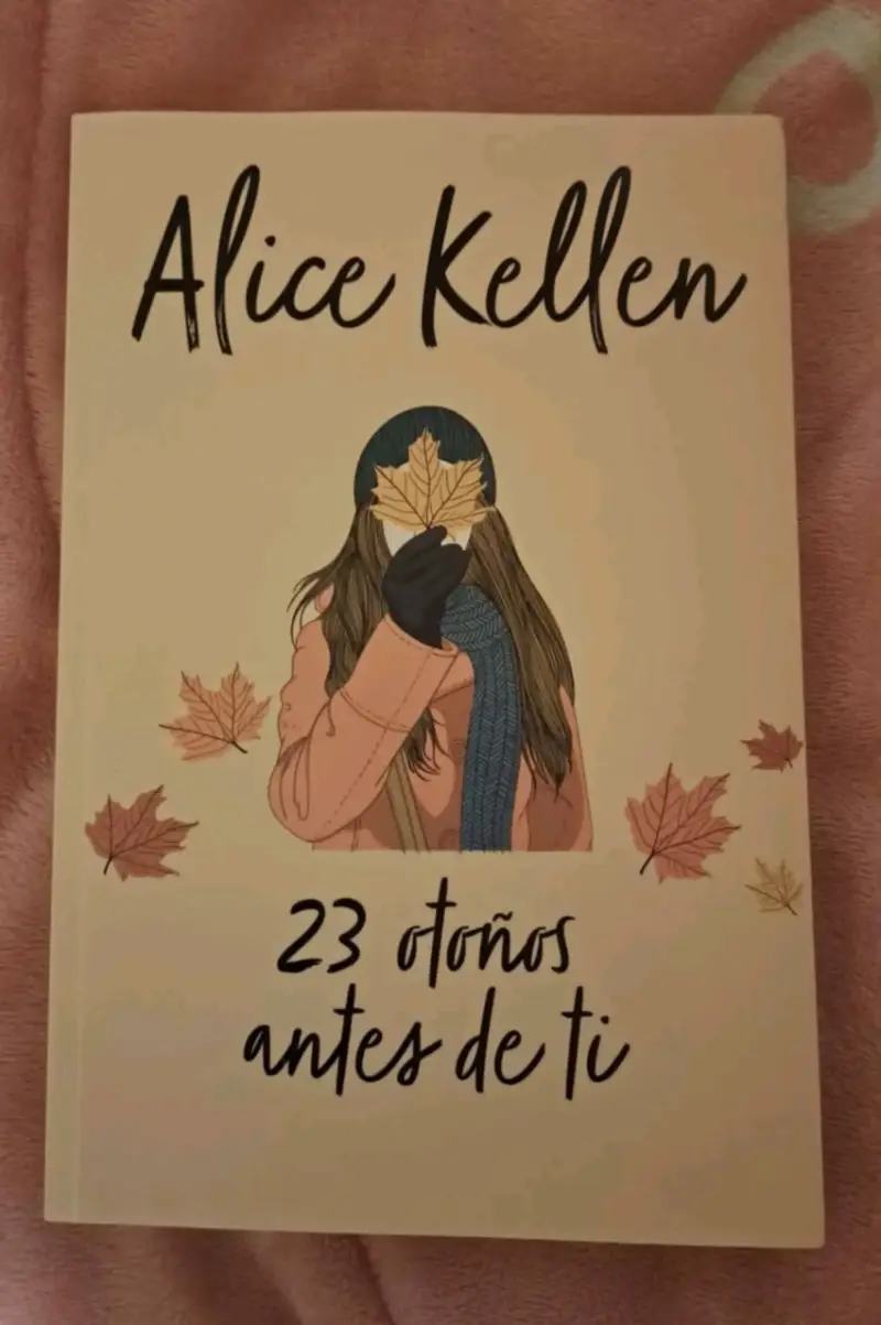 Libro '23 Otoños Antes de Ti' de Alice Kellen - 1