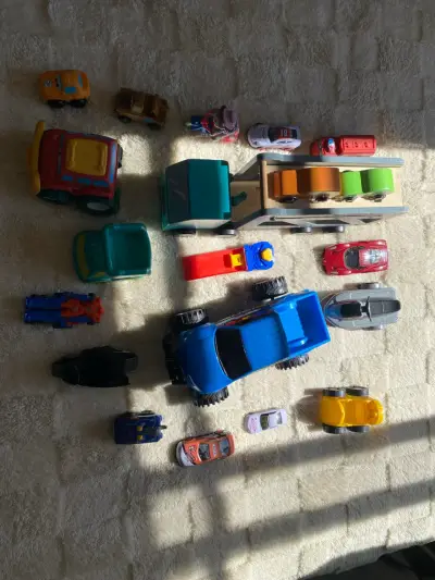 Set de autos y camiones de juguete para niños - miniatura 1