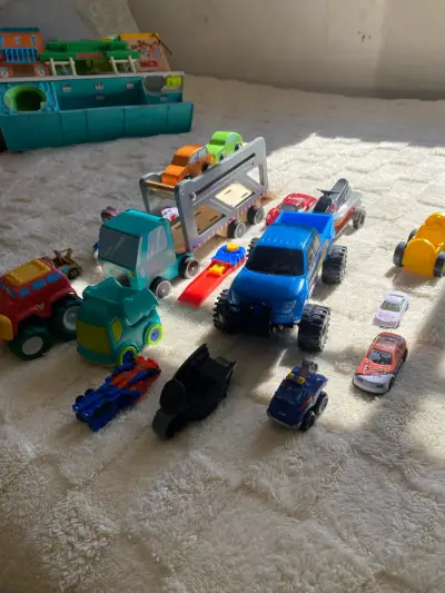Set de autos y camiones de juguete para niños - miniatura 2