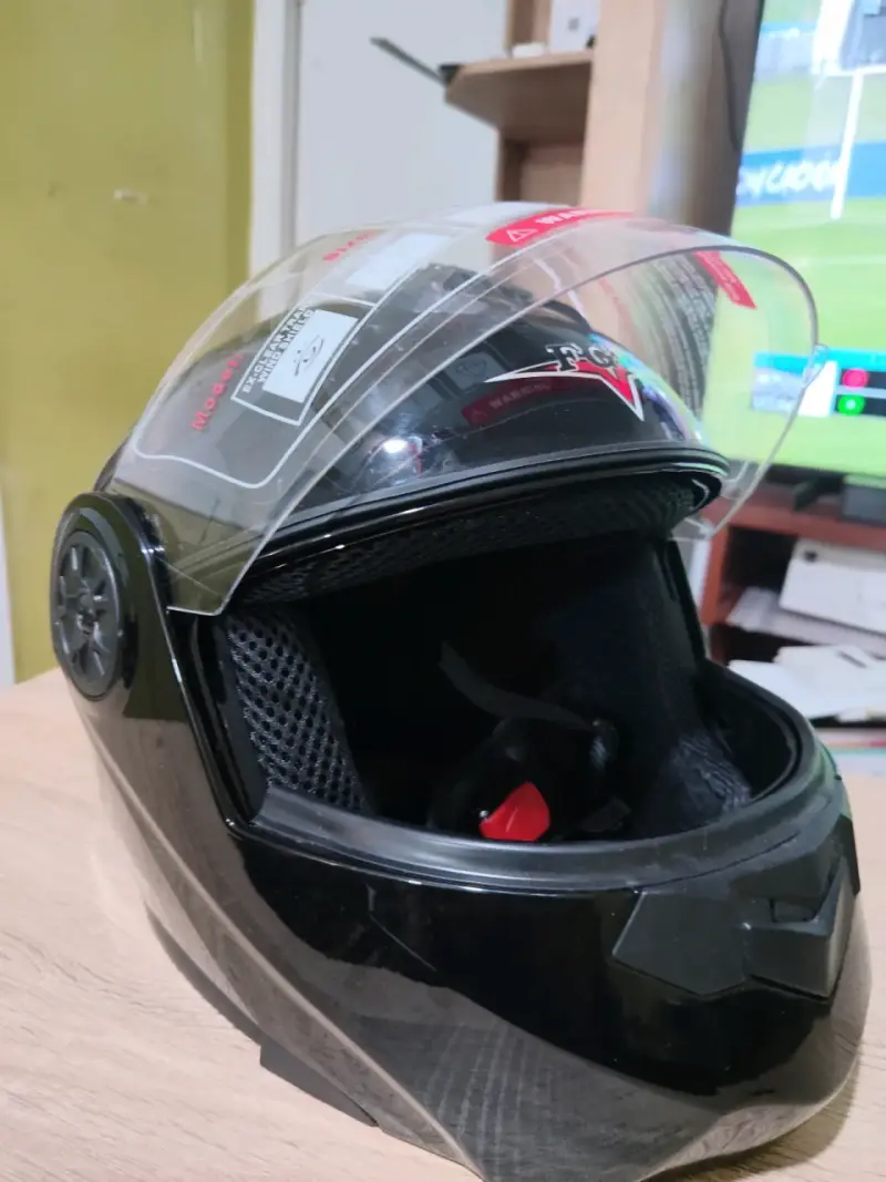 Casco de moto negro con visor FGN - 2