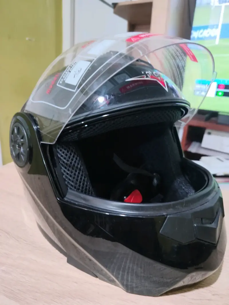 Casco de moto negro con visor FGN - 3