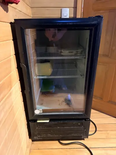 Refrigerador vitrina vertical para bebidas - miniatura 3