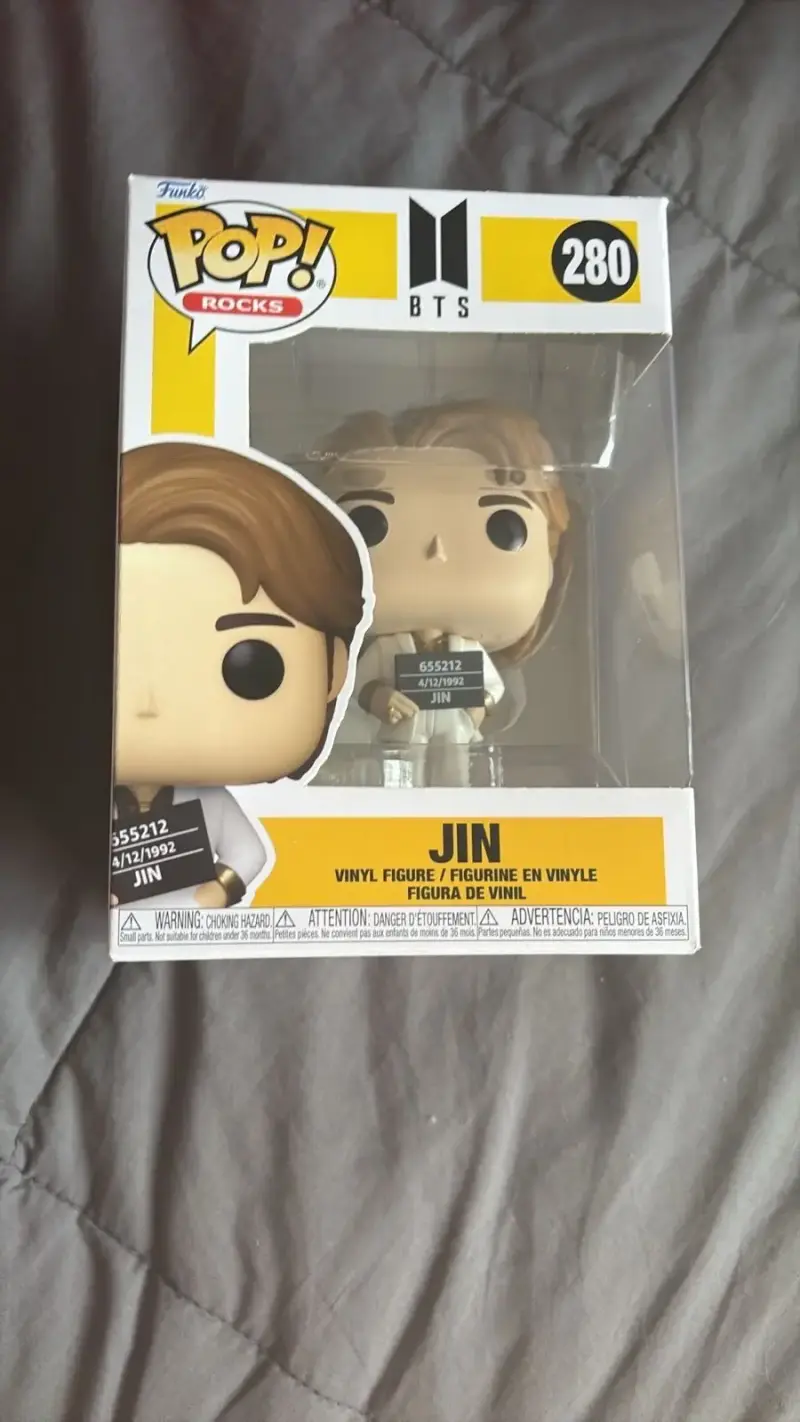 Set de Figuras Funko Pop BTS y Love Love Tata - 2