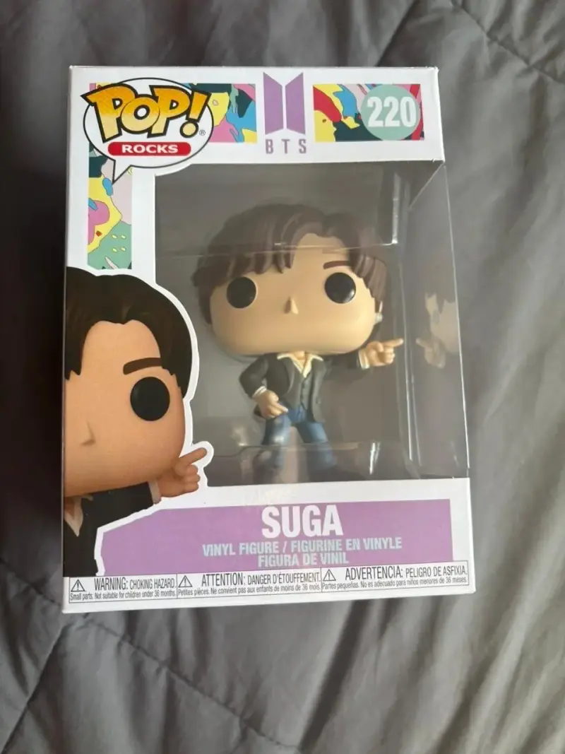 Set de Figuras Funko Pop BTS y Love Love Tata - 5