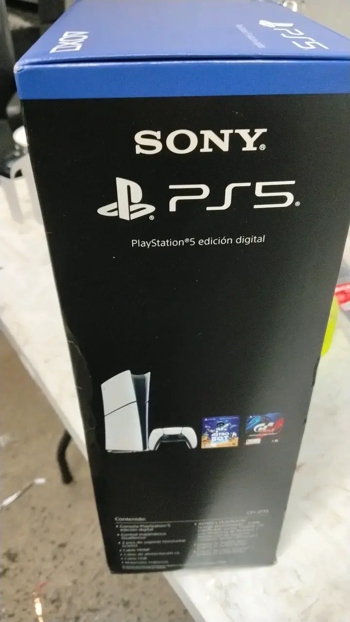 Consola Sony PS5 Edición Digital 825GB - 2