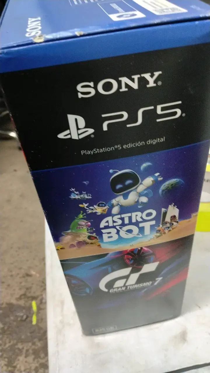 Consola Sony PS5 Edición Digital 825GB - 5