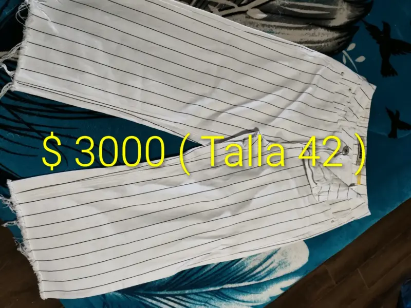Jeans de mezclilla para hombre en varias tallas - 4