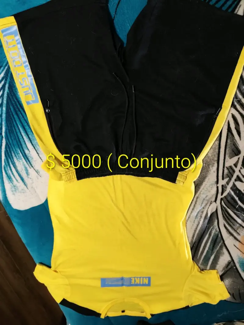 Conjunto deportivo Nike amarillo y negro - 1
