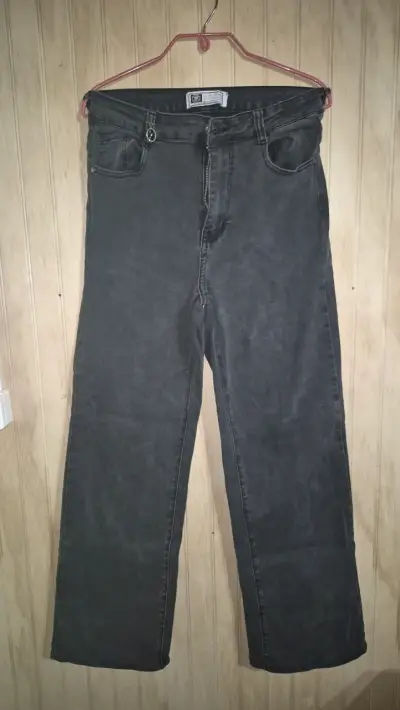 Jeans negros de mezclilla para mujer - miniatura 1