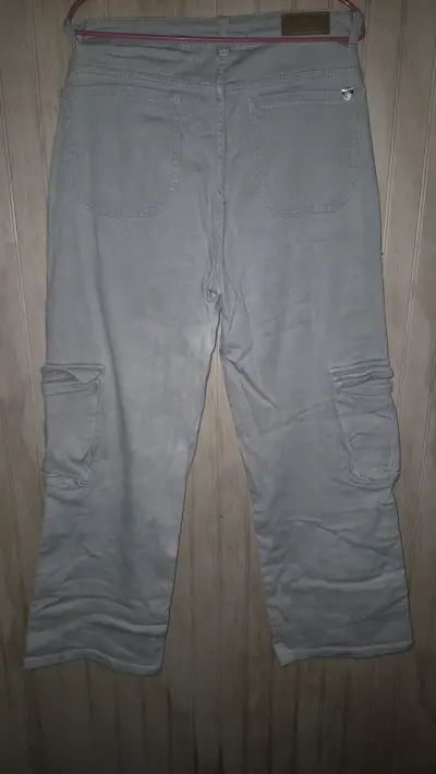 Pantalon cargo beige para mujer - miniatura 3