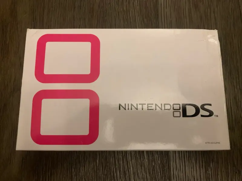 Consola Nintendo DS con accesorios y juego