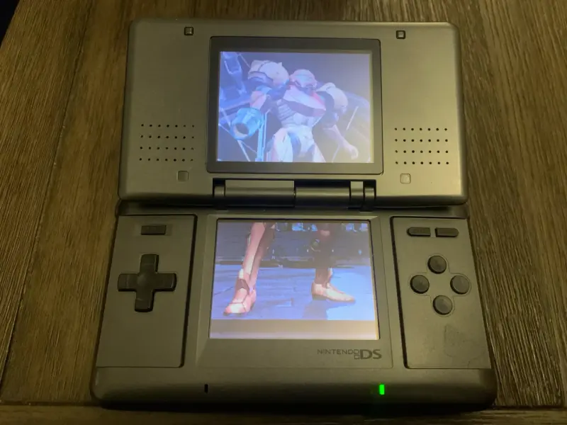 Consola Nintendo DS con accesorios y juego - 3