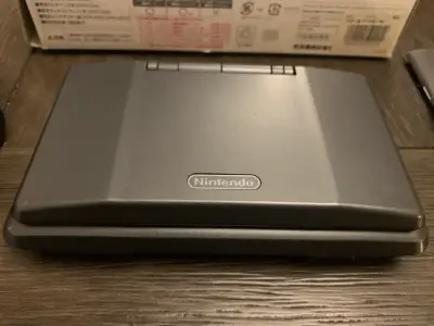Consola Nintendo DS con accesorios y juego - miniatura 4