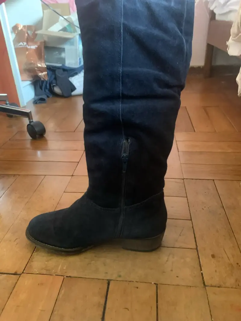 Botas negras de gamuza para mujer - 1