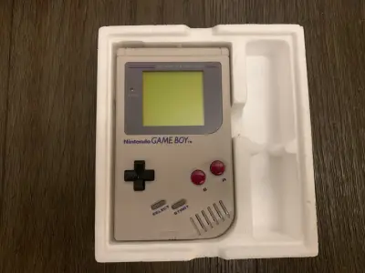 Nintendo Game Boy con juego Street Fighter II - miniatura 3