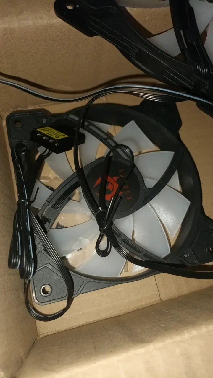 Ventiladores LED para PC con diseño gaming - 2