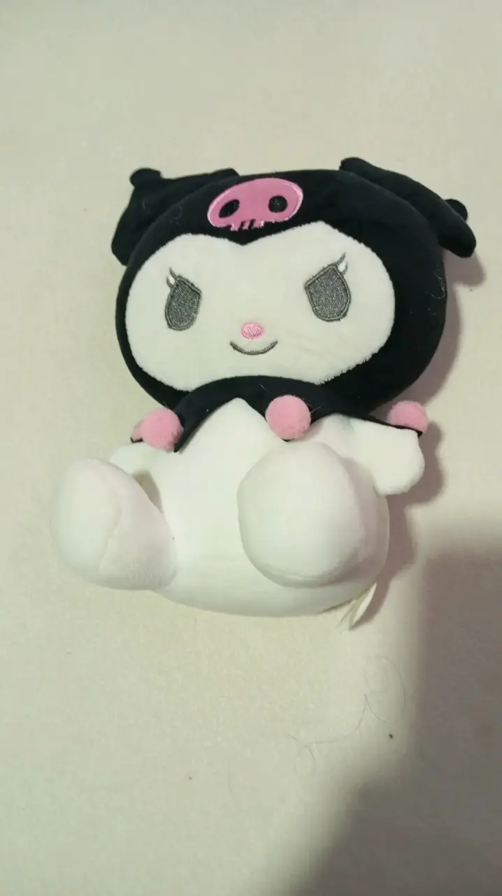 Peluches Hello Kitty y Kuromi de Sanrio - 3