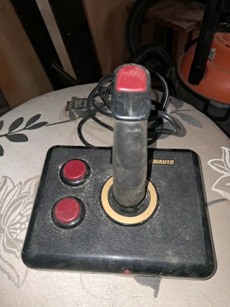 Joystick retro Gravis para videojuegos - 2