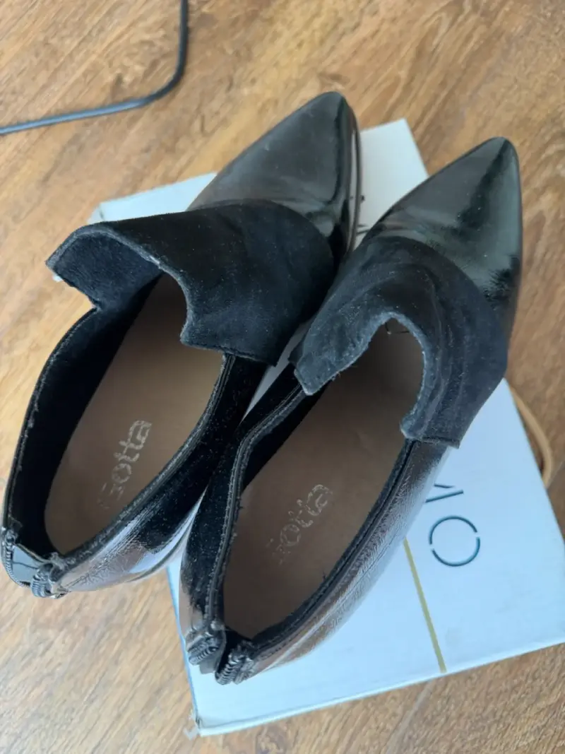 Botines de cuero negro con tacón bajo - 4