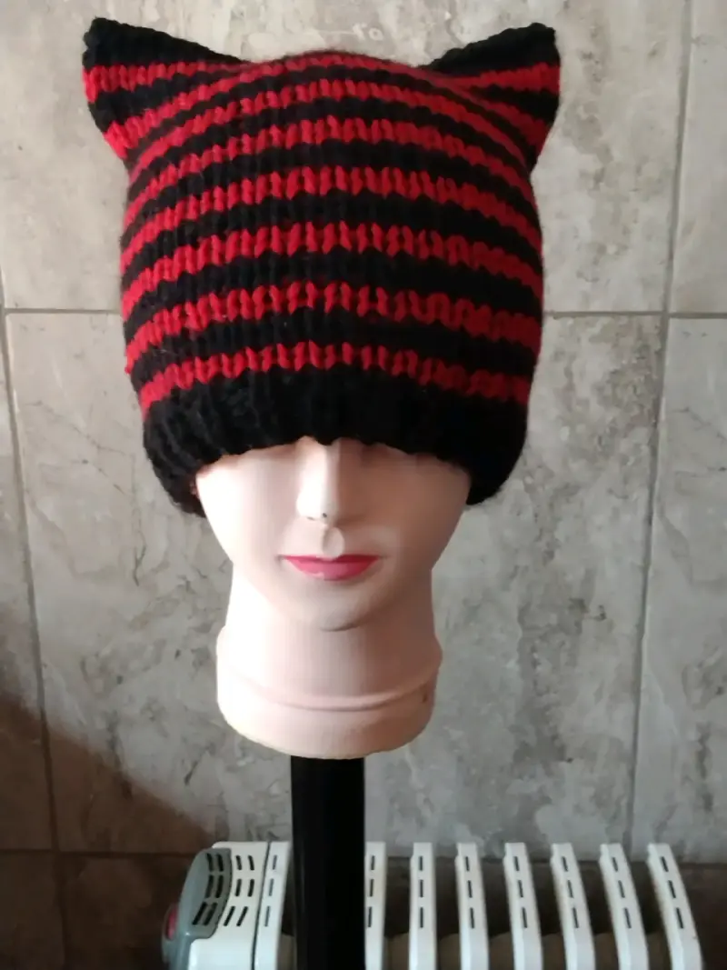 Gorro de lana tejido a rayas con orejas - 2