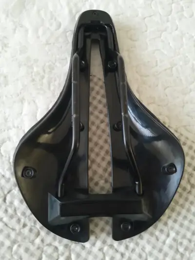 Asiento de bicicleta ergonómico modelo Aelus - miniatura 3