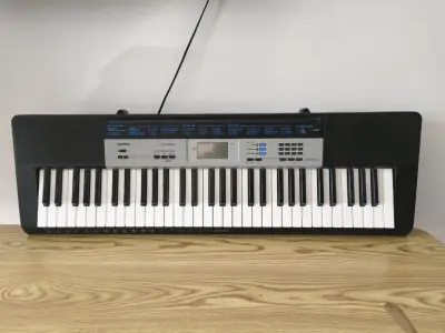 Teclado electrónico Casio CTK-1550 con 61 teclas - miniatura 1