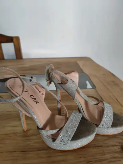Sandalias de tacón plateadas con brillo J-CAX - miniatura 2