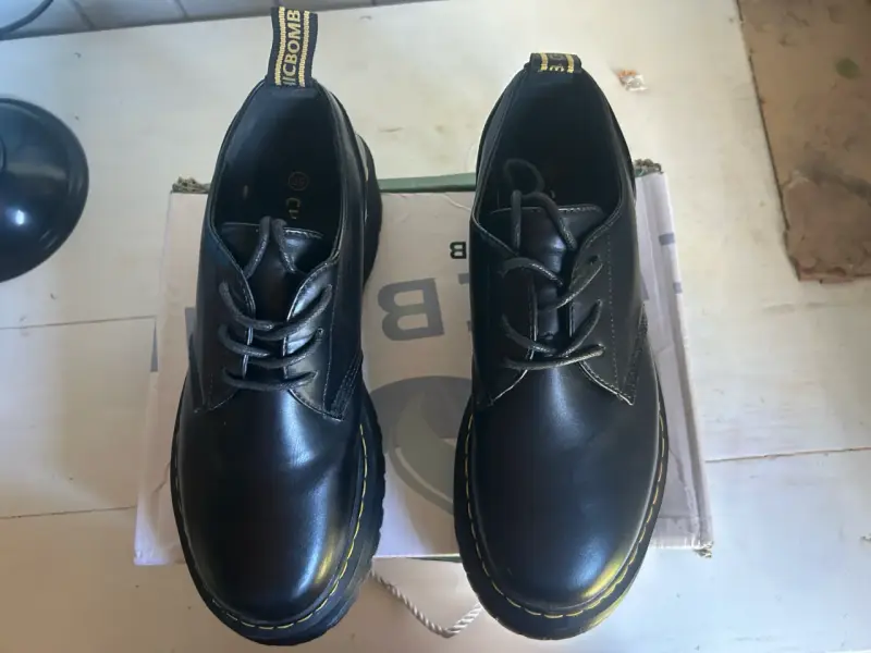 Zapatos de cuero negro Chicbomb con plataforma - 3