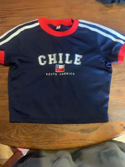 Polera azul con diseño Chile South America - miniatura 3
