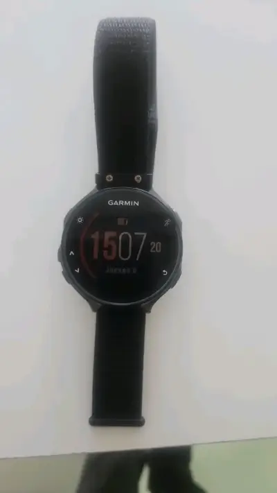 Reloj inteligente Garmin Forerunner negro - miniatura 1
