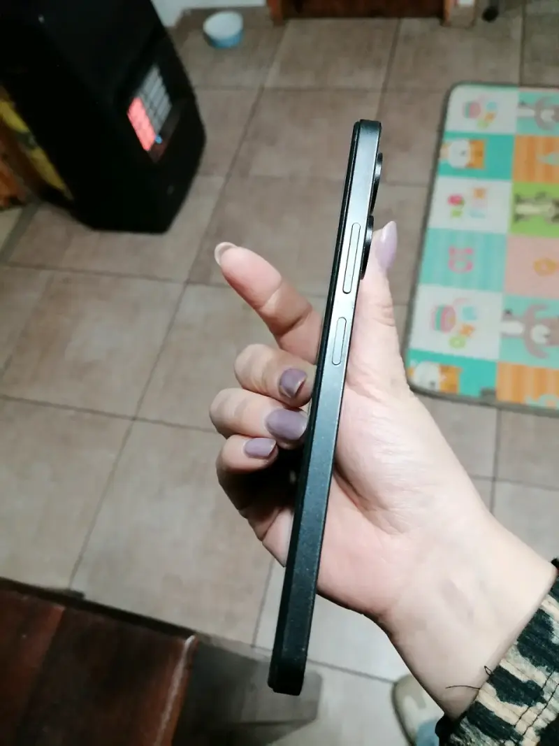 Smartphone Poco con cámara de 50MP - 4