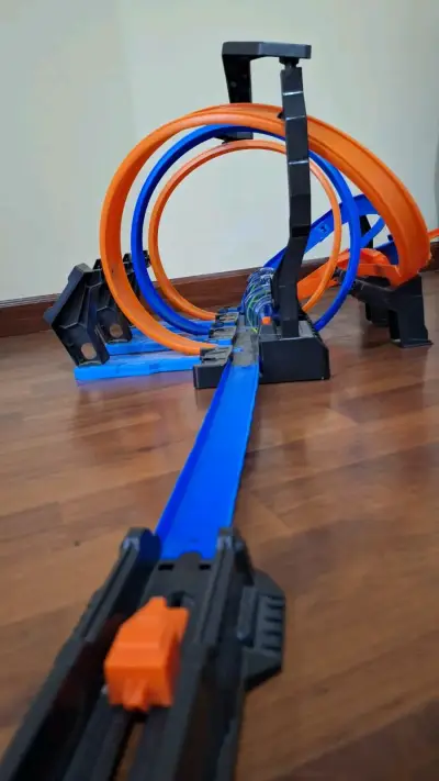 Pista de autos con loops y lanzador - miniatura 2