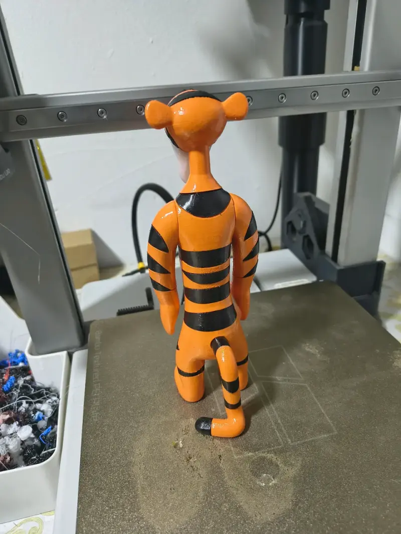 🐯✨ TIGGER 20 CM — FIGURA DECORATIVA 3D ✨🐯 - 4