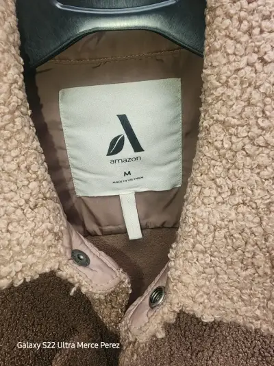 Chaqueta de lana beige con bolsillos Amazon - miniatura 2