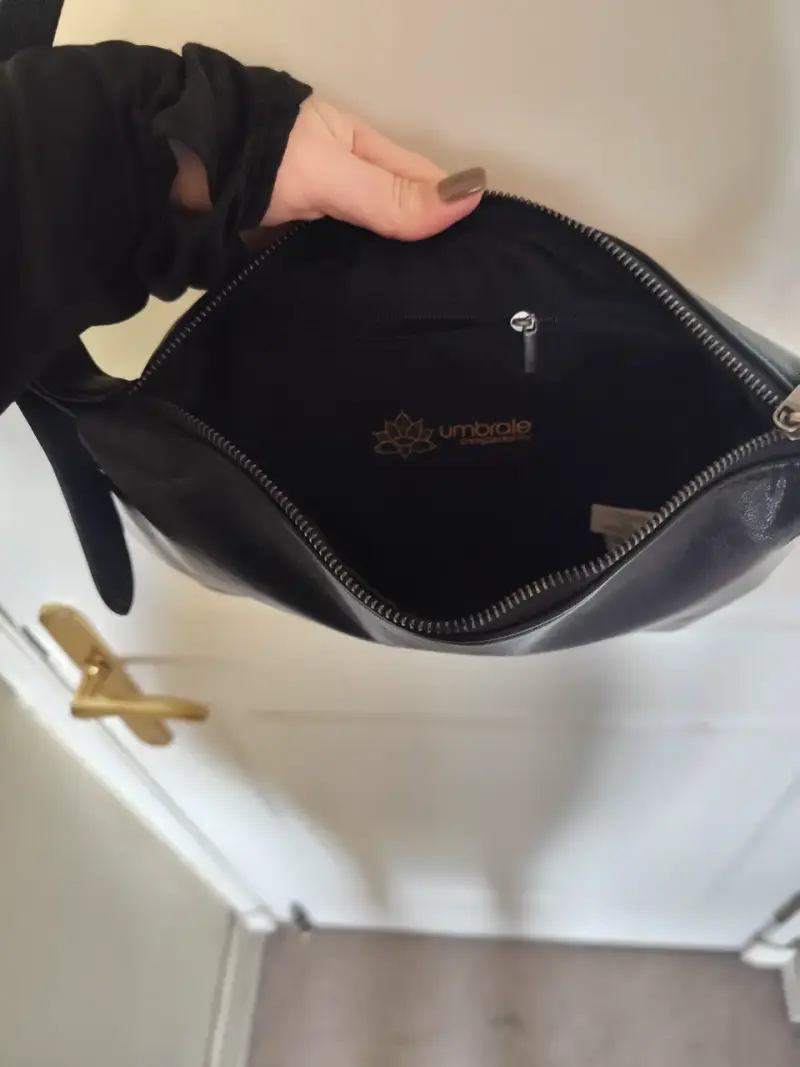 Cartera negra de cuero con correa ajustable Umbrale - 4