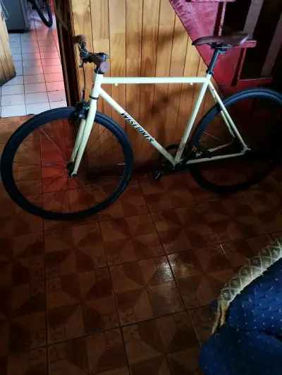 Bicicleta urbana fixie color crema - miniatura 2