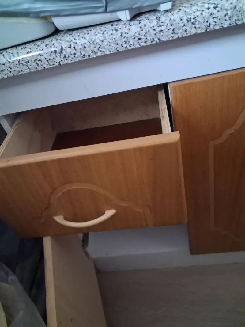 Mueble de cocina con cubierta de granito - 2