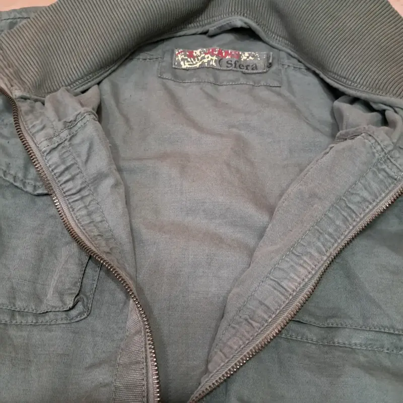 Chaqueta verde militar con cierre y bolsillos - 5