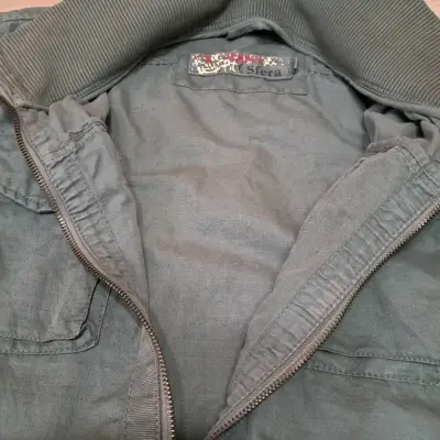 Chaqueta verde militar con cierre y bolsillos - miniatura 5