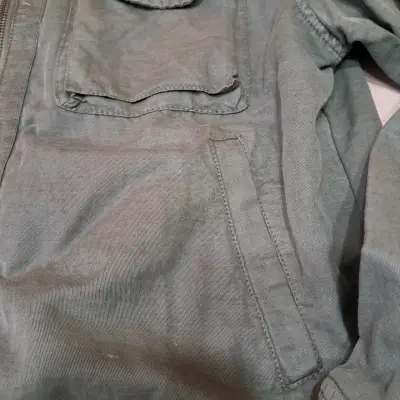 Chaqueta verde militar con cierre y bolsillos - miniatura 6