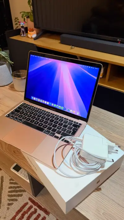 MacBook Air M1 oro en excelente estado - miniatura 1