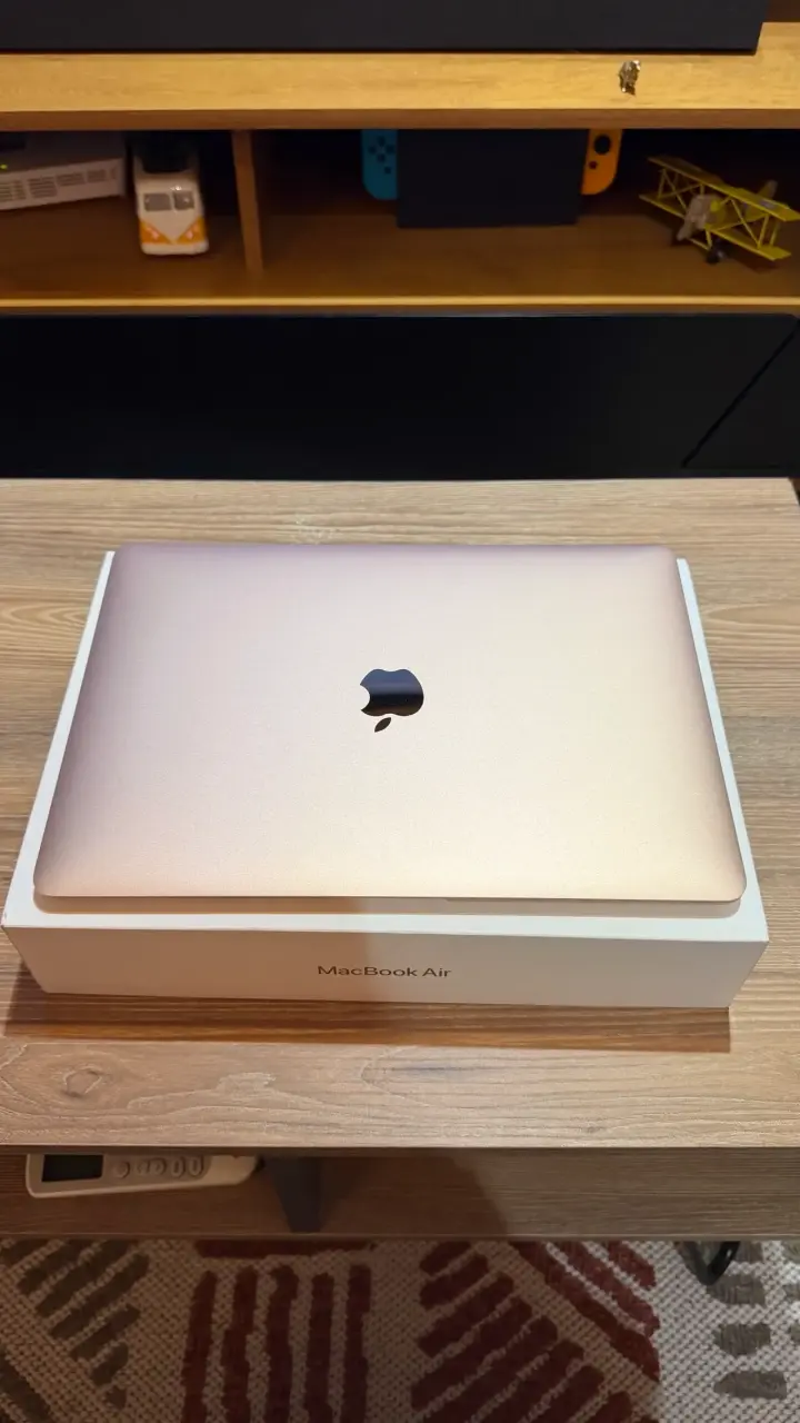 MacBook Air M1 oro en excelente estado - 2