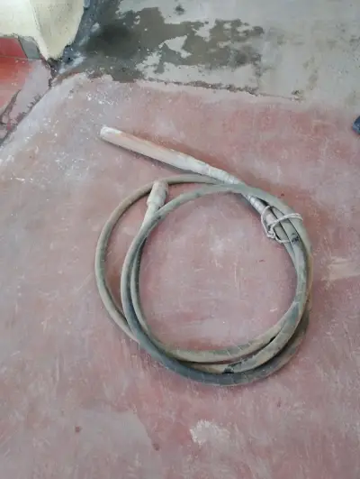 Vibrador de Hormigón Usado para Construcción - miniatura 1