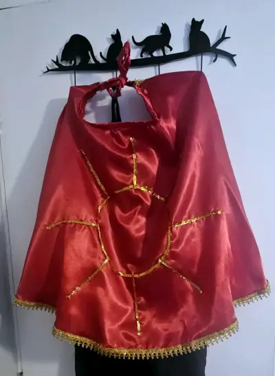 Disfraz Tirana rojo con capa y pantalón - miniatura 1