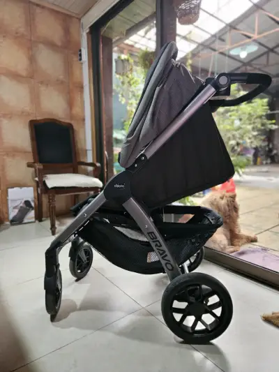 Coche de bebé Chicco Bravo plegable - miniatura 1