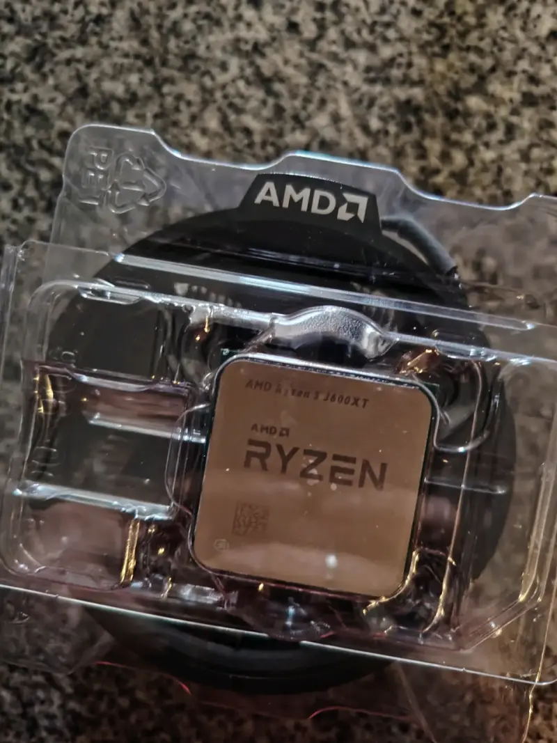 Procesador AMD Ryzen 5 3600XT con ventilador