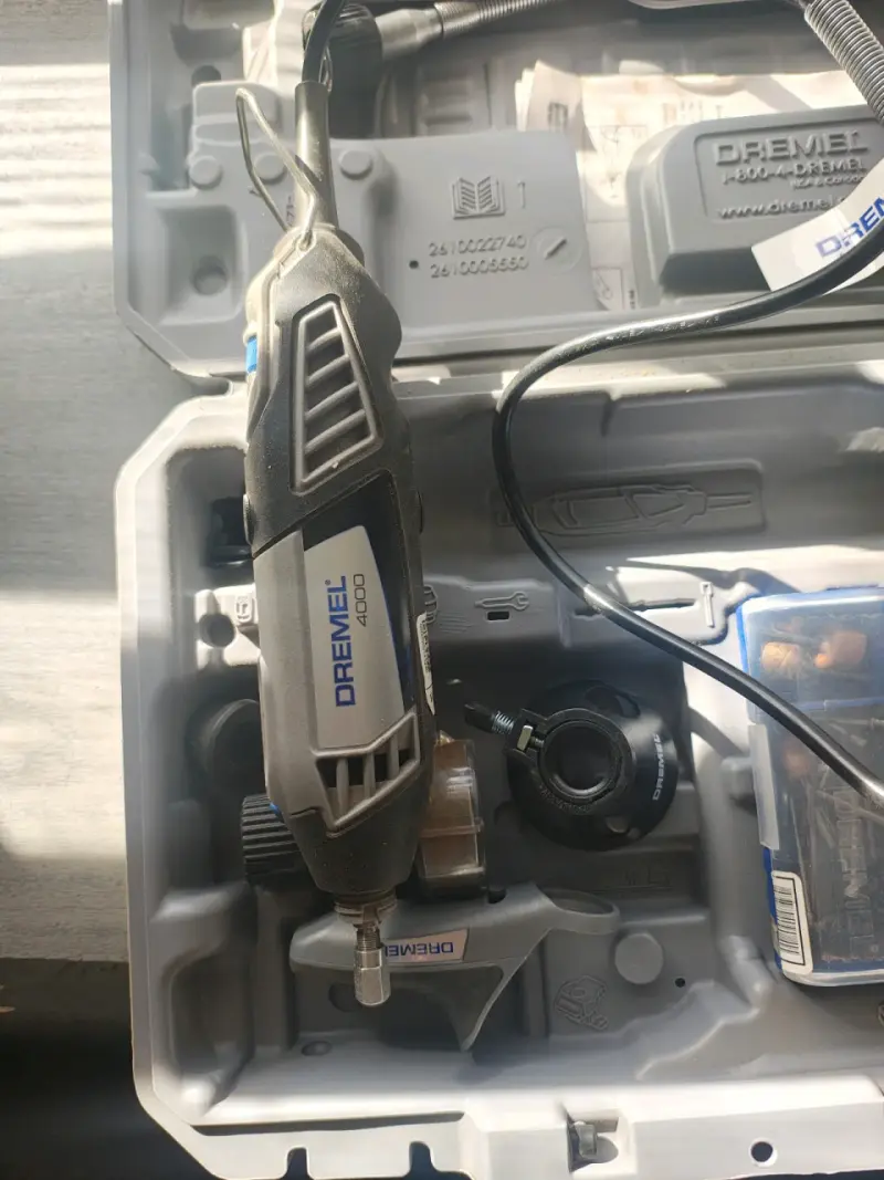 Herramienta rotativa Dremel 4000 con accesorios - 2